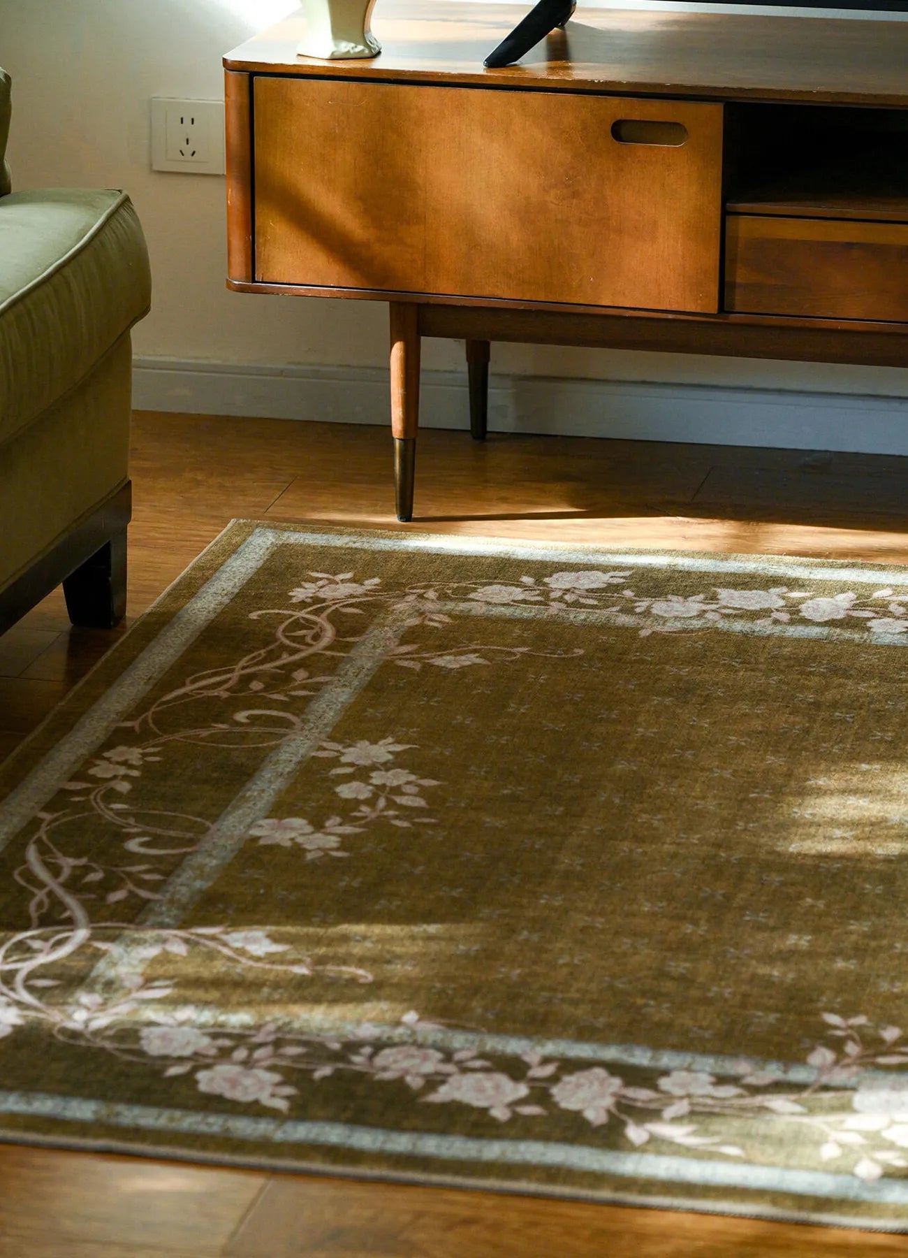 Marni Floral Vine Rug