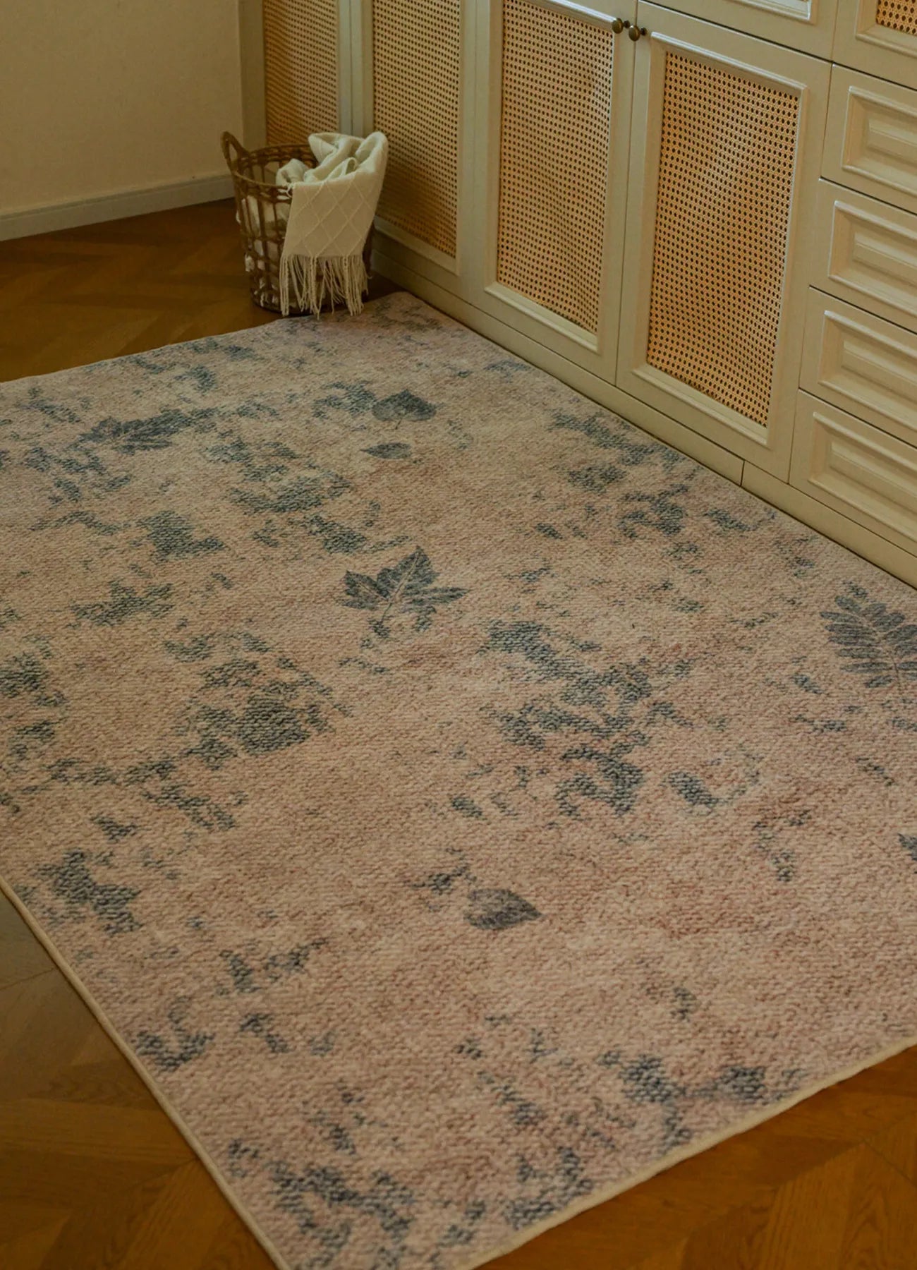 Goodelt Ink Leaf Texture Rug