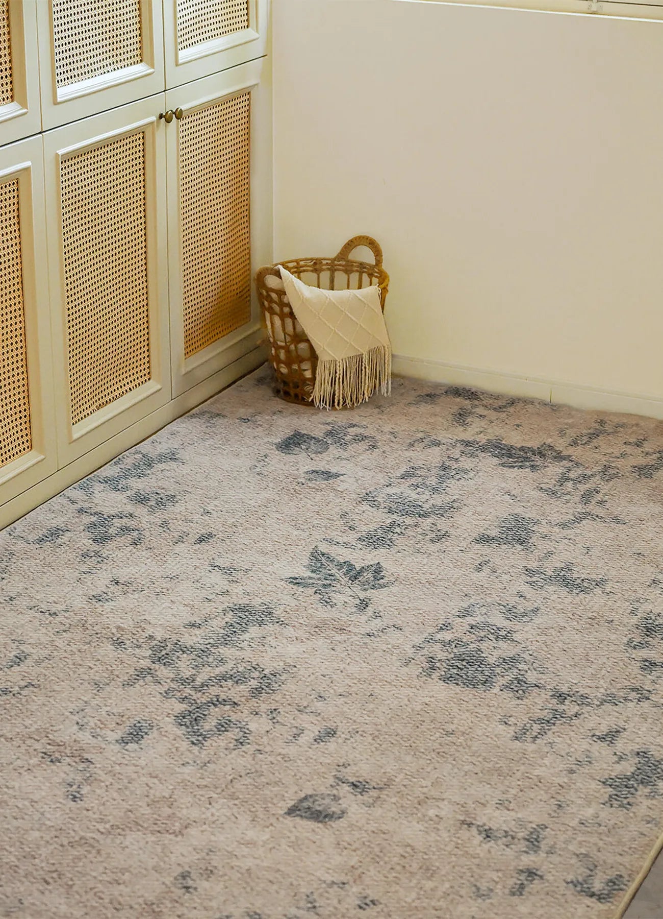 Goodelt Ink Leaf Texture Rug