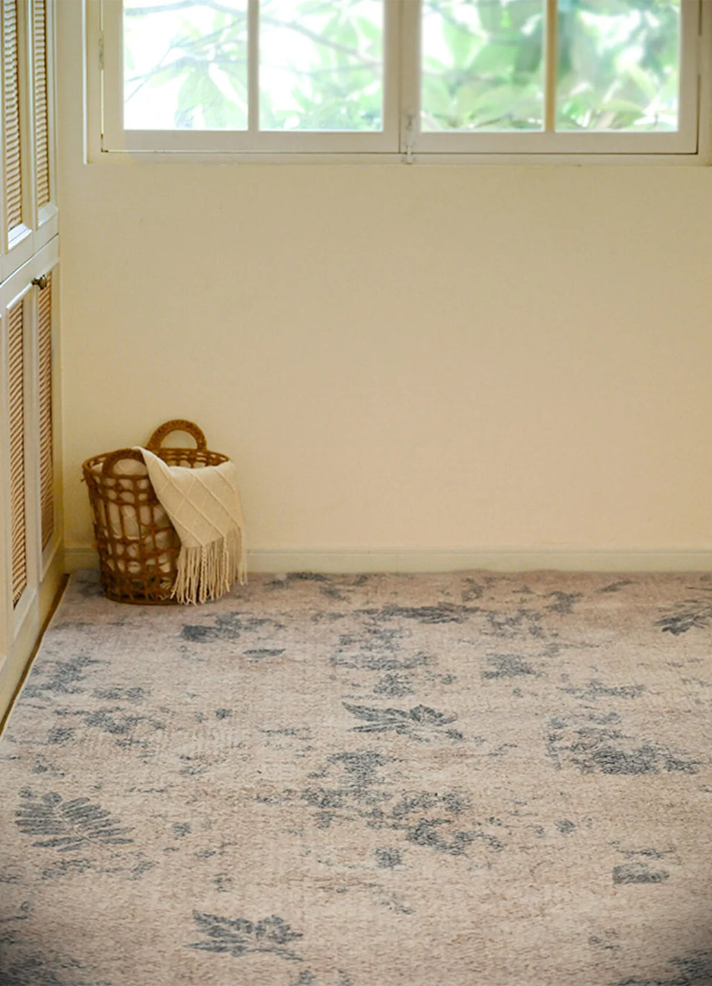 Goodelt Ink Leaf Texture Rug