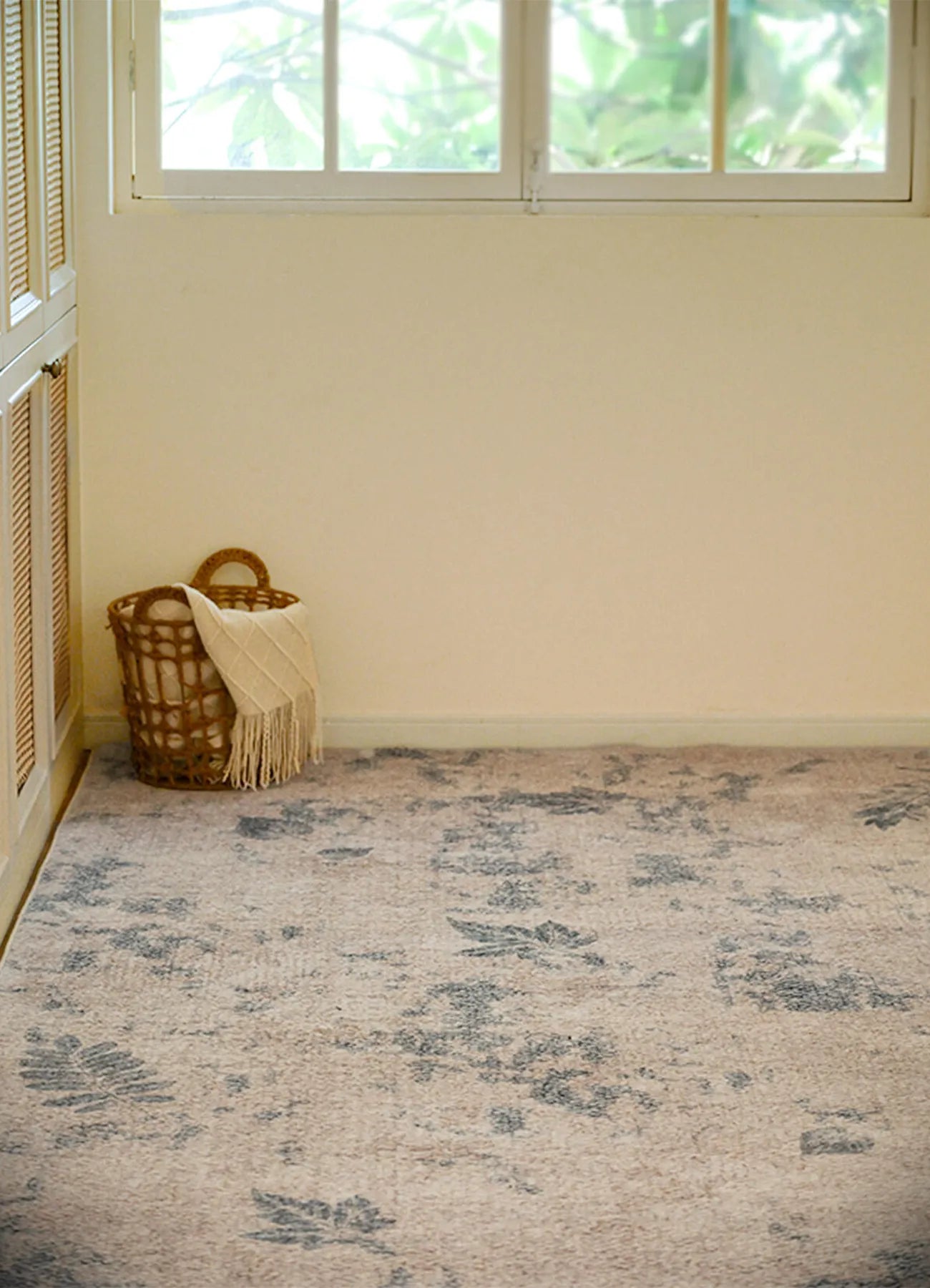 Goodelt Ink Leaf Texture Rug